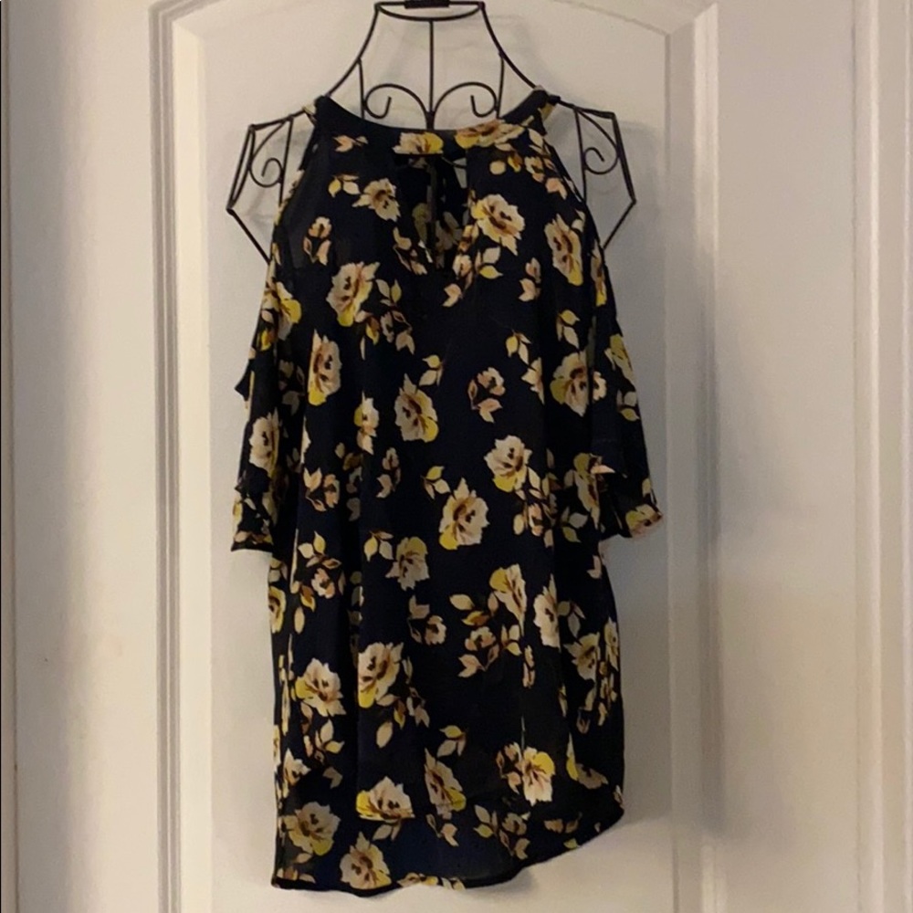 Cold Shoulder Floral Keyhole Top